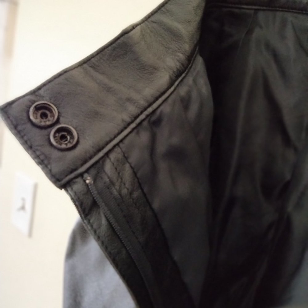 Bagatelle Black Genuine Leather high waisted Shorts - Picture 10 of 16